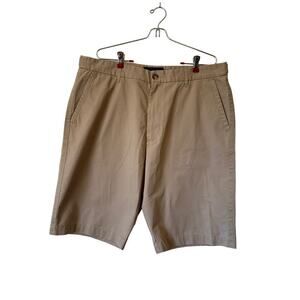 Todd &‎ Gunn Relaxed Fit Chino Shorts with Adjustable Waist - size 38